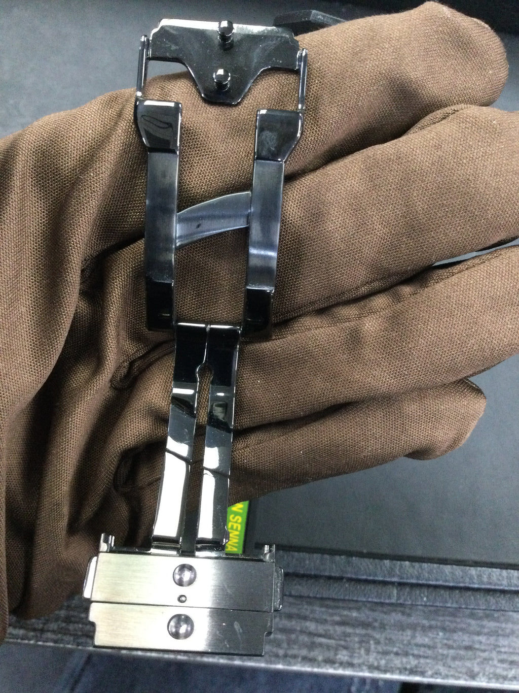 buckle_opened