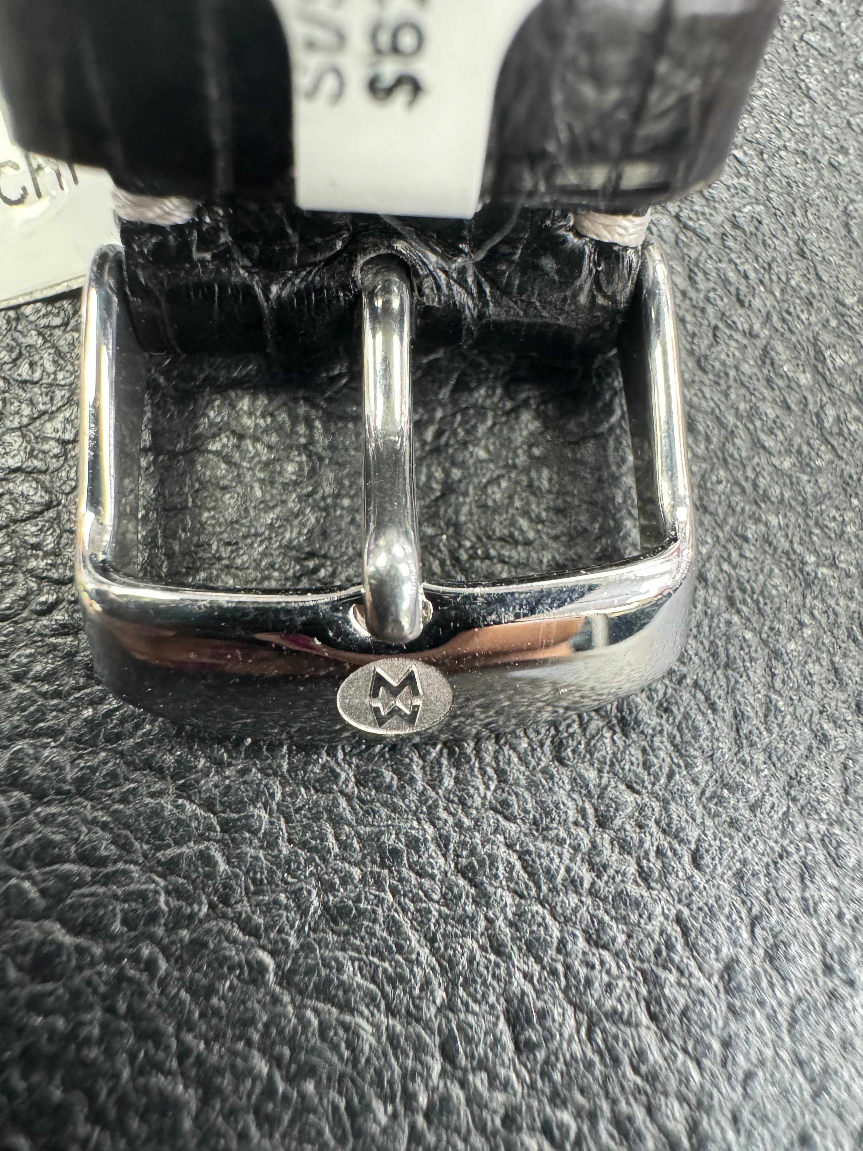 buckle_opened
