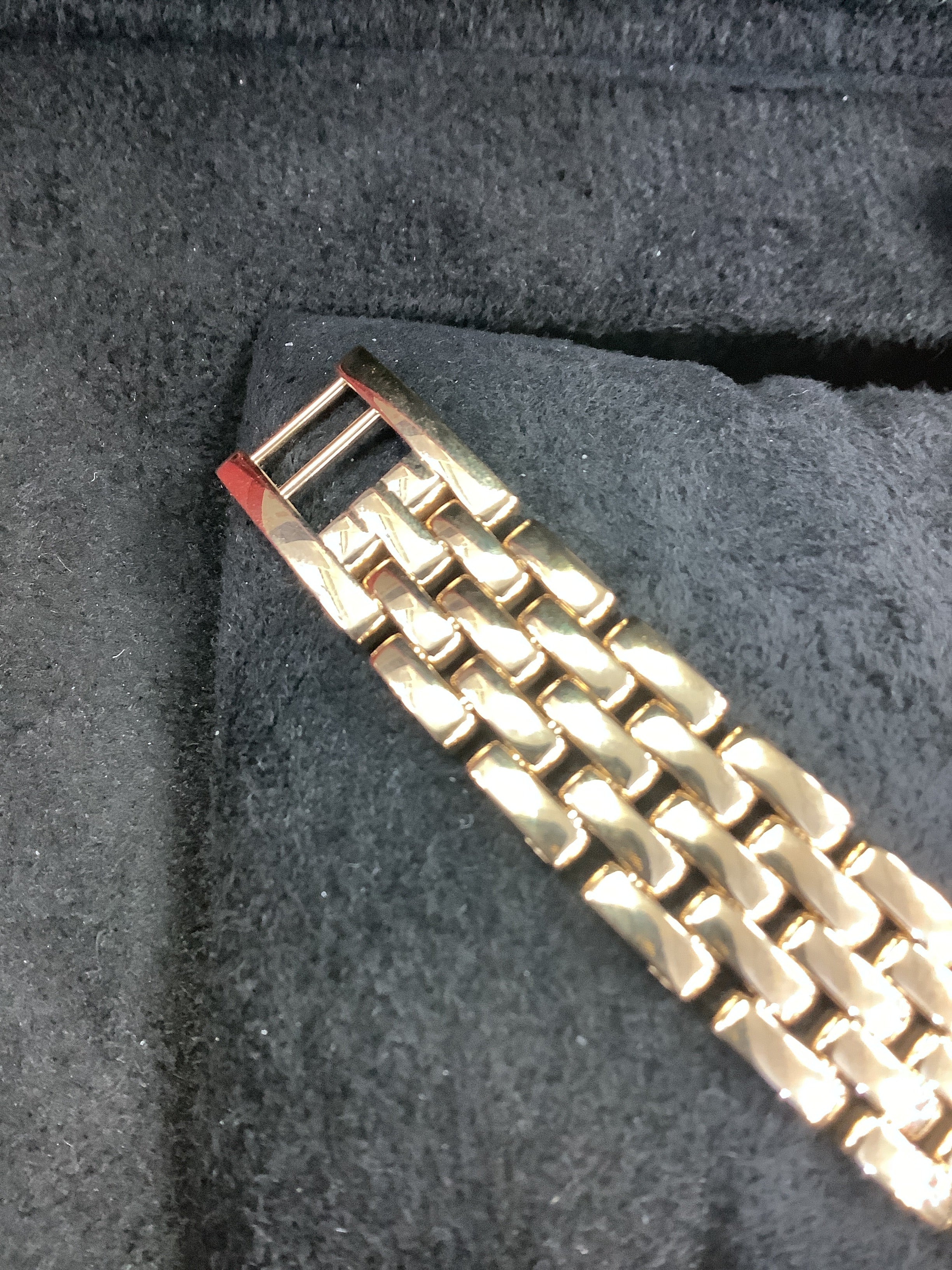 buckle_opened